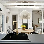 Kalmar House With Fine Aesthetics And Real Vibe 別荘